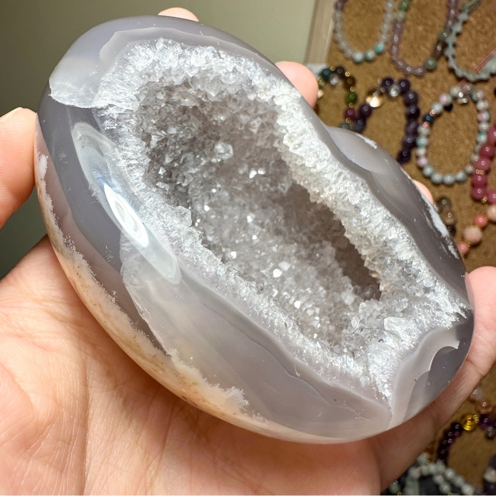 Heart-Shaped Geode Crystal Bowl Decor 3.5×3×1.5 inches - Picture 5 of 7